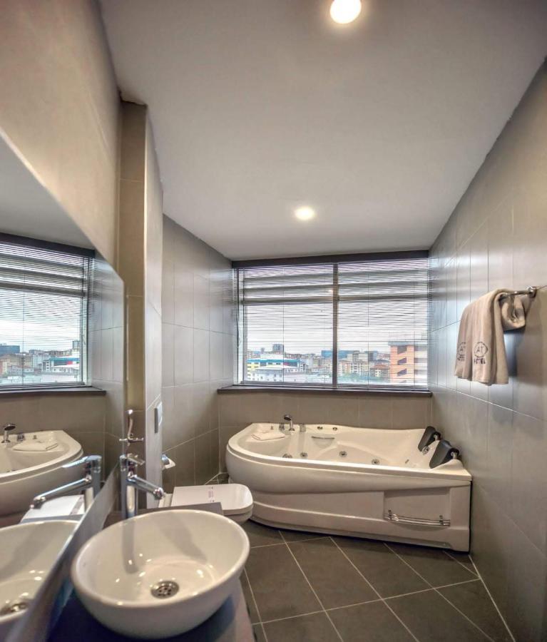 A11 Hotel Atasehir イスタンブール エクステリア 写真